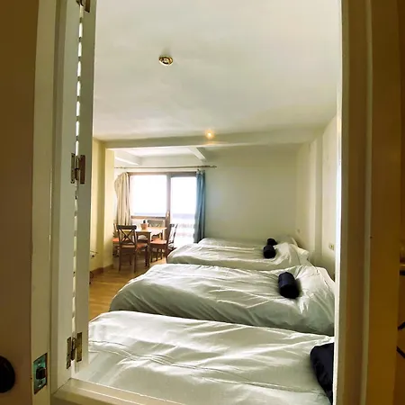 Balcon A Pistas Apartamento